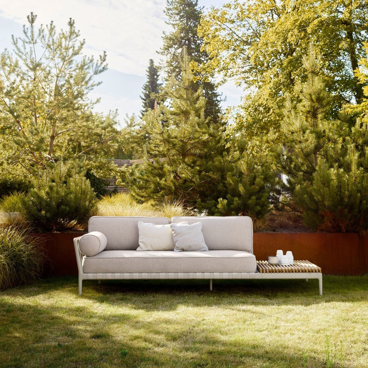 Vipp - VIPP720 - Open-Air sofa w/ table end - Skandium London