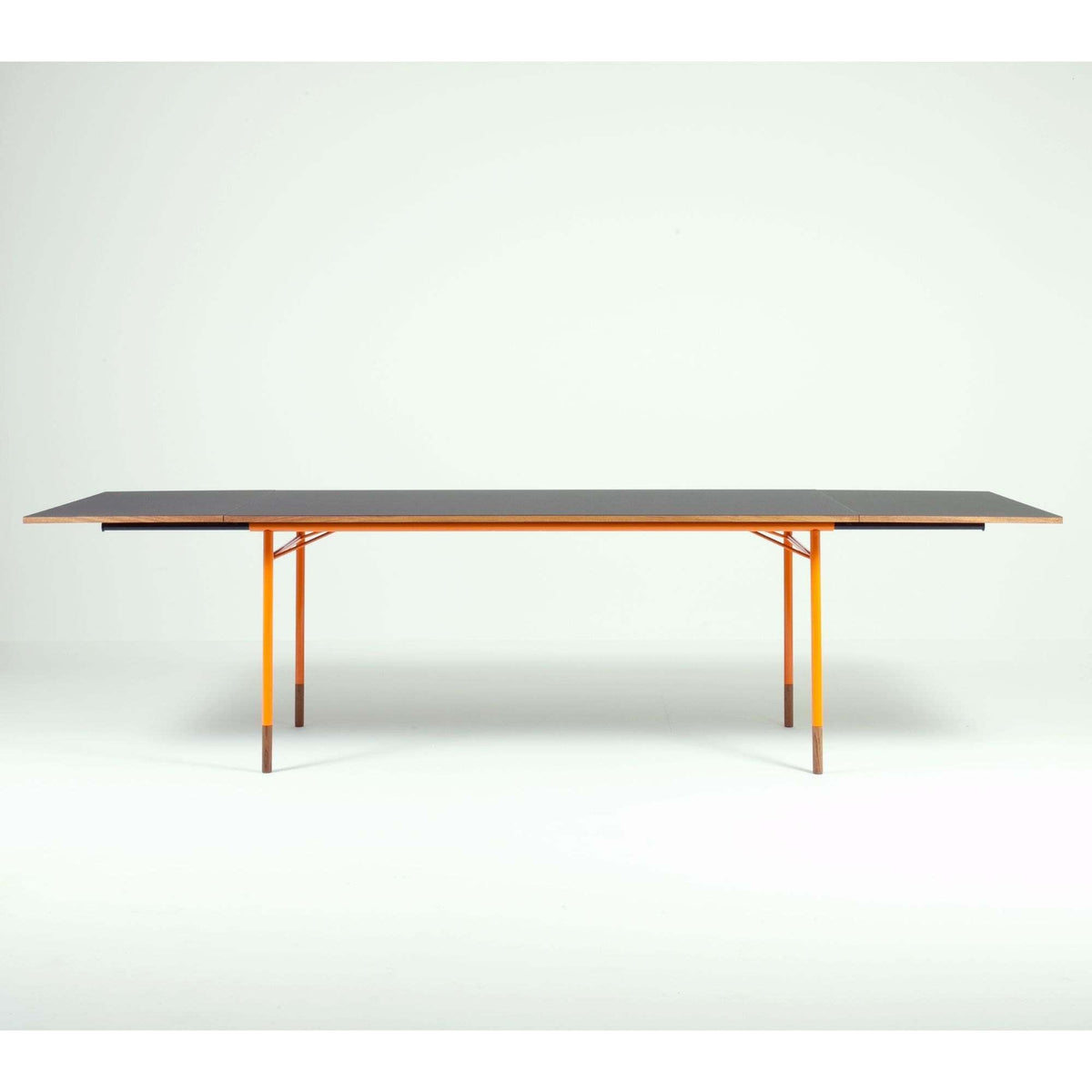 Nyhavn Dining Table With 2 Leaves | House of Finn Juhl | Skandium London