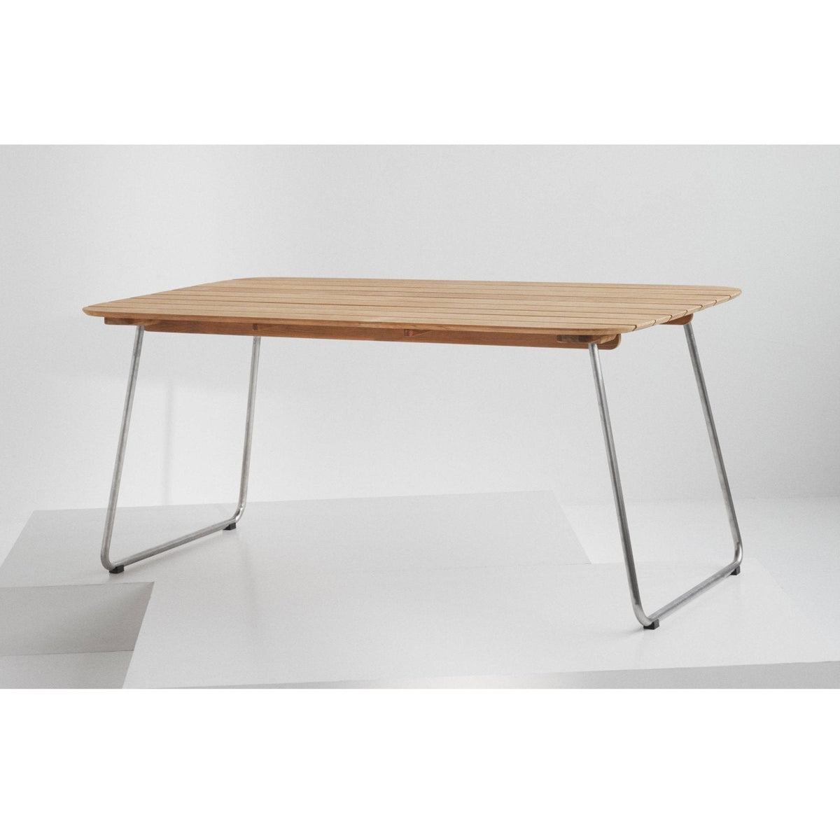 Fritz Hansen - Lilium Table - Skandium London