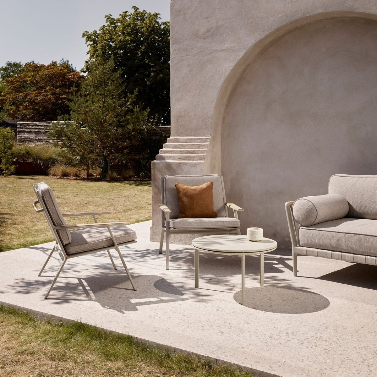 Vipp - VIPP720 - Open-Air sofa w/ table end - Skandium London