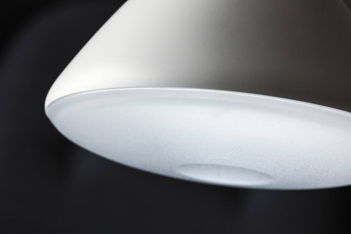 Fritz Hansen Lighting - AQ01™ Table Lamp - Skandium London
